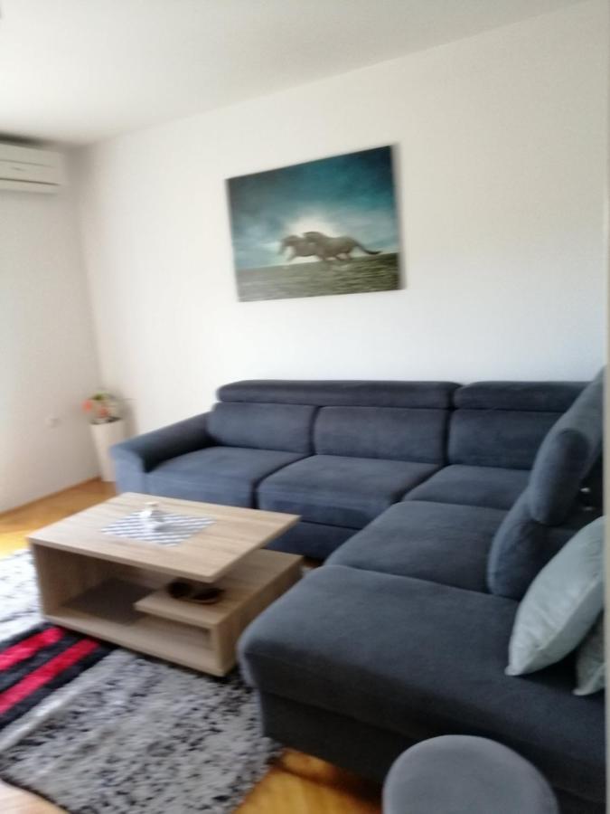 Tamy Lägenhet Pula Exteriör bild